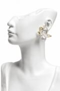 Delicate leaf-shaped Pearl drop Earring