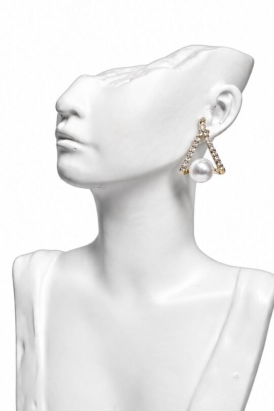 Graceful pearl accent centerpiece Triangle Earrings
