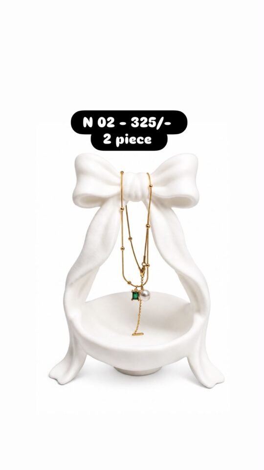 Pearl-like bead pendant and Green square charm layered necklace